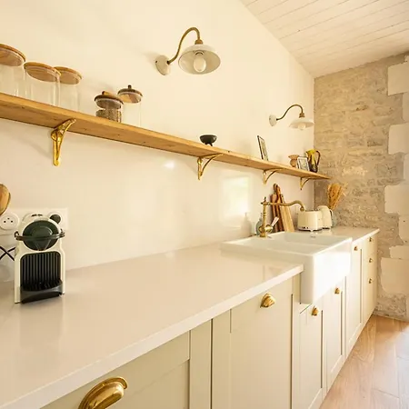 Maison De Charme A La Flotte, 6 Personnes, Renovee Avec Terrasse - Fr-1-835-35 別荘