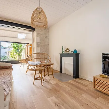 Maison De Charme A La Flotte, 6 Personnes, Renovee Avec Terrasse - Fr-1-835-35 * La Flotte