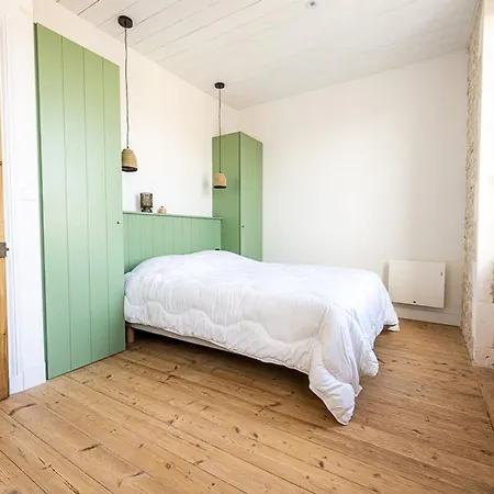 Maison De Charme A La Flotte, 6 Personnes, Renovee Avec Terrasse - Fr-1-835-35 *