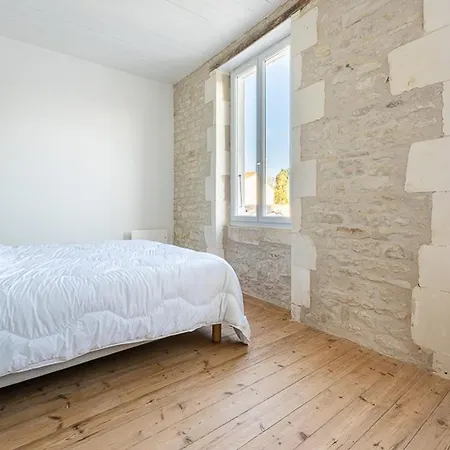 Feriehus Maison De Charme A La Flotte, 6 Personnes, Renovee Avec Terrasse - Fr-1-835-35 *