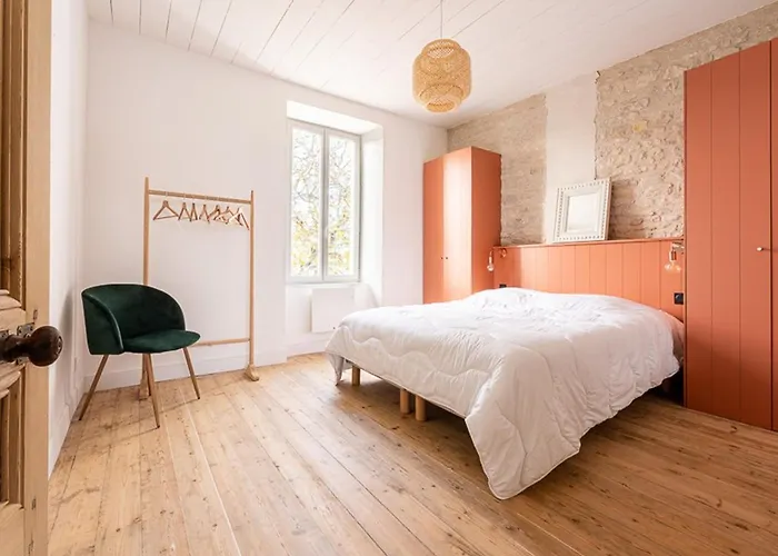 Maison De Charme à La Flotte, 6 Personnes, Rénovée Avec Terrasse - Fr-1-835-35 Hébergement de vacances *