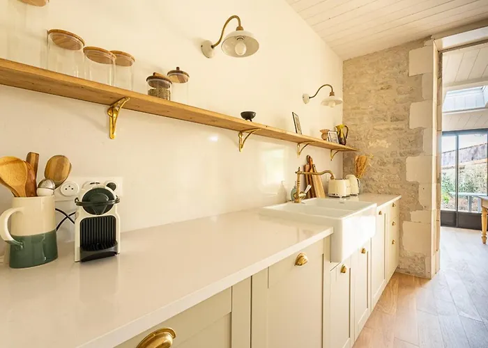 Maison De Charme à La Flotte, 6 Personnes, Rénovée Avec Terrasse - Fr-1-835-35 Hébergement de vacances