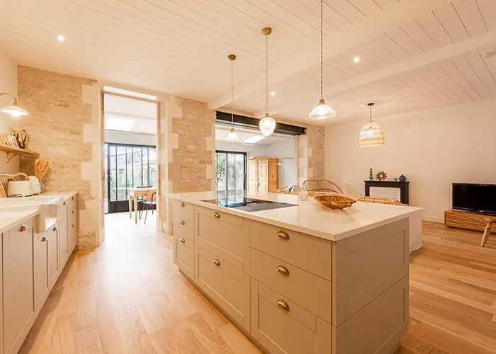 Hébergement de vacances Maison De Charme à La Flotte, 6 Personnes, Rénovée Avec Terrasse - Fr-1-835-35 La Flotte